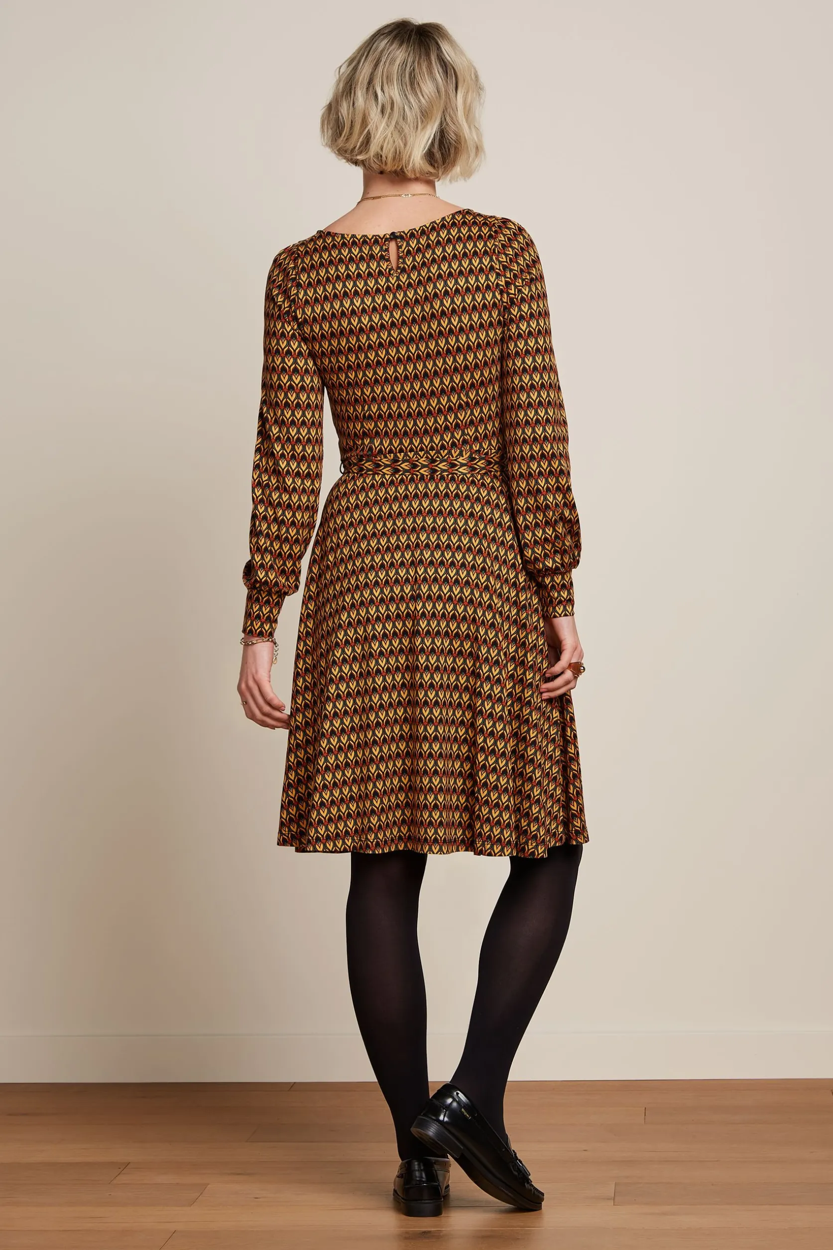 betty_bellsleeve_dress_dandy_2.webp Betty Bellsleeve Dress Dandy*King Louie Shop