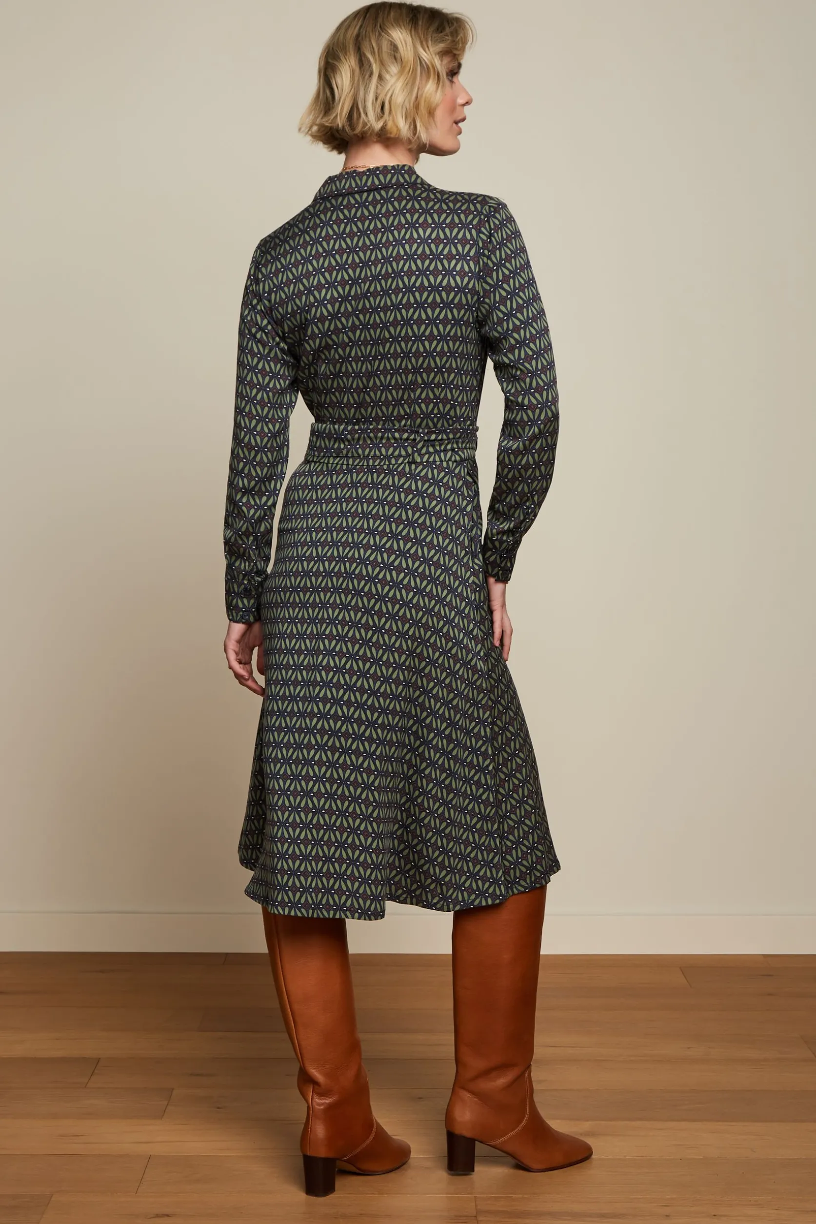 sheeva_dress_parlour_2.webp Sheeva Dress Parlour*King Louie New