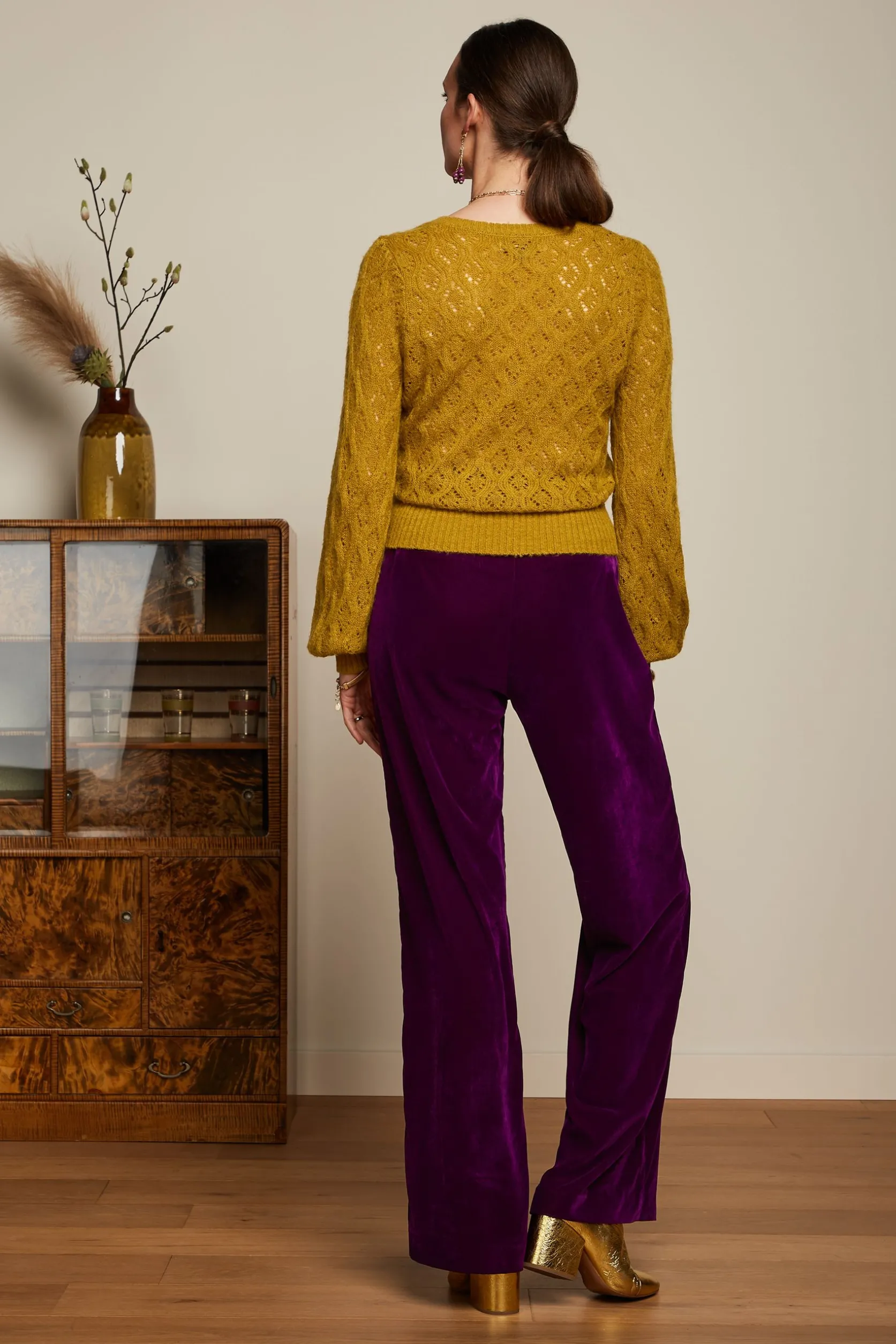 v_neck_borgo_2.webp V Neck Borgo*King Louie Store